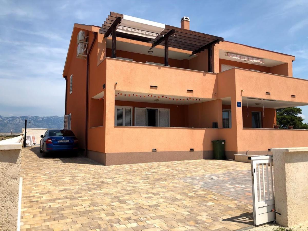 Apartman Matej With Pool Povljana Exterior foto